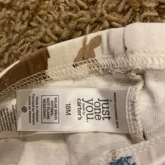 Carters pj set size 18m - Picture 5 of 5
